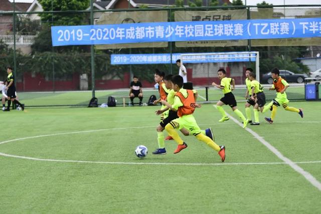 曼联锁定贝林厄姆为B费接班人，传奇名宿赞誉不断